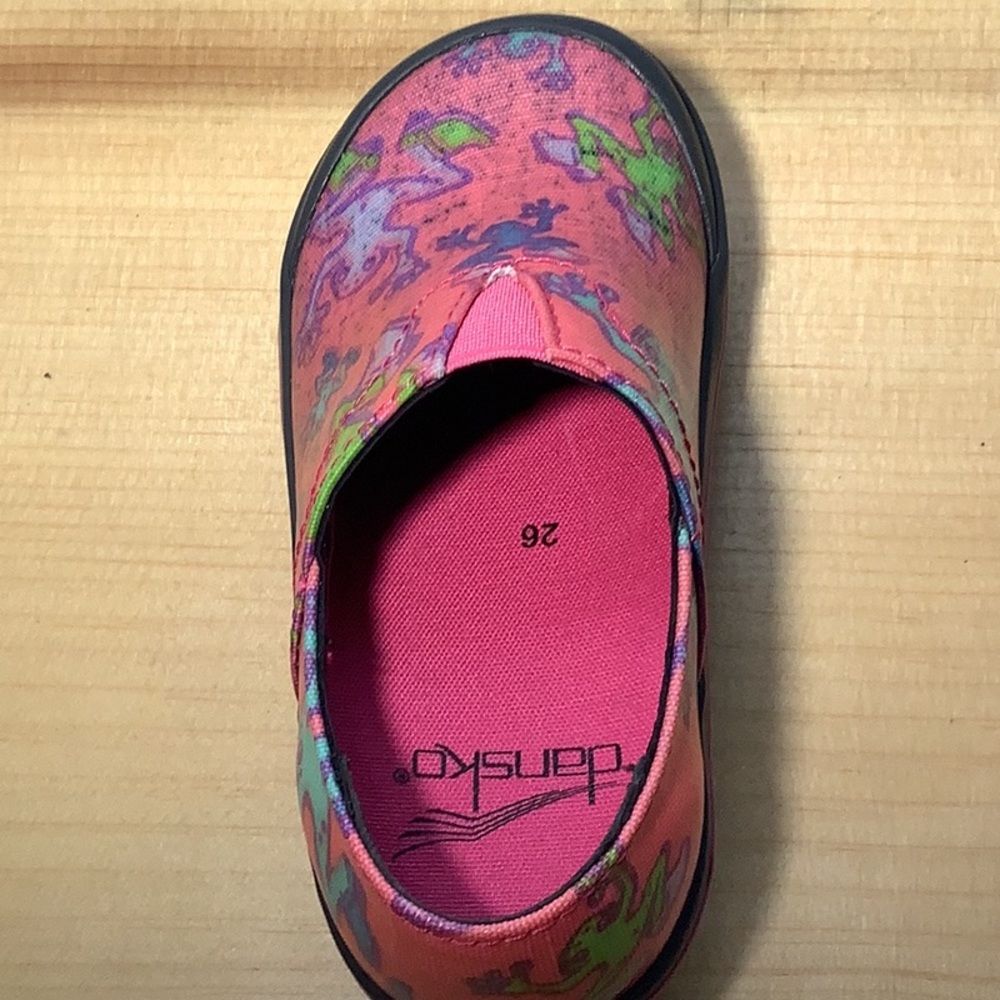 Dansko Vesta Coated Canvas Girls Pink Clog Shoes Frog Design Sz 26 US kids 9.5 - Picture 2 of 4